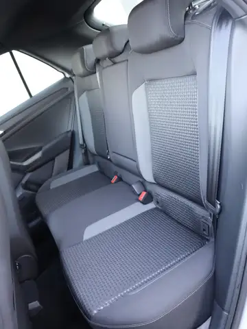 Volkswagen T-Roc view 14