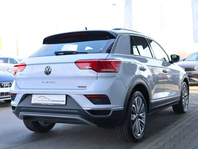 Volkswagen T-Roc view 11
