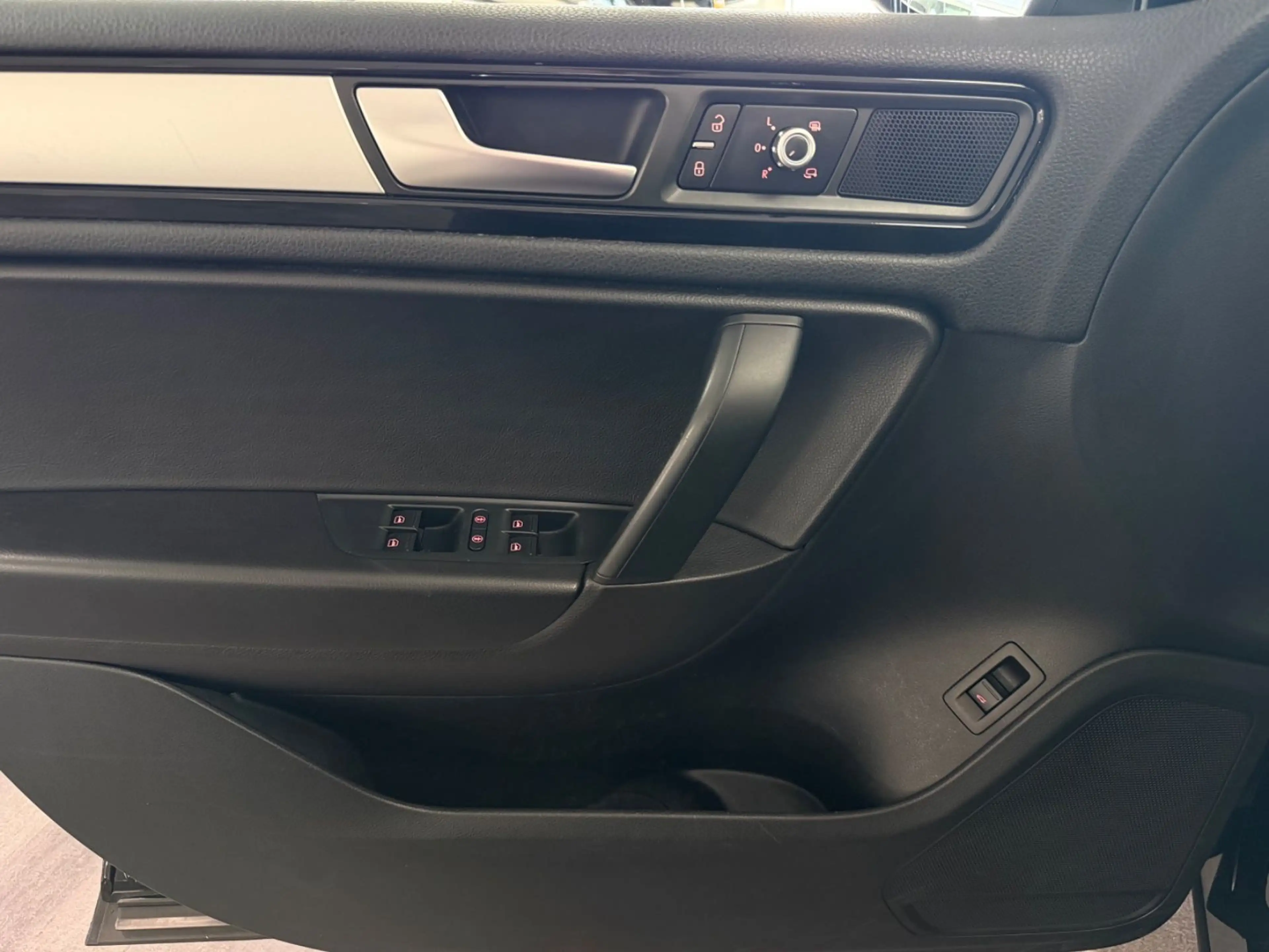 Volkswagen Touareg V6 TDI / NAVI / Temp. / — photo 19