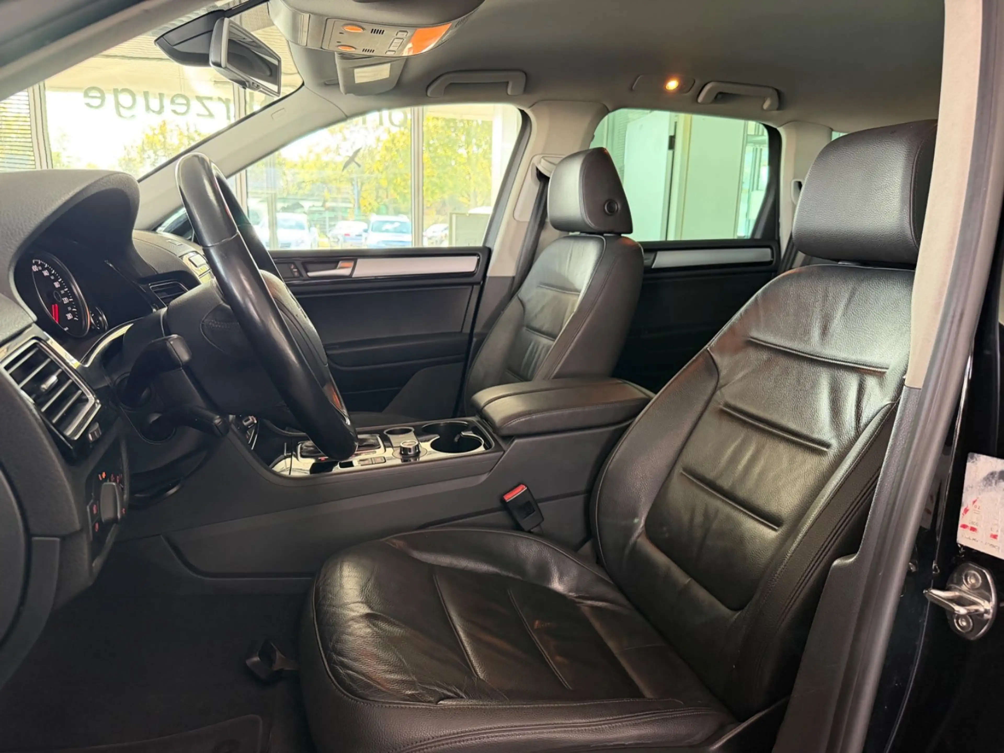 Volkswagen Touareg V6 TDI / NAVI / Temp. / — photo 8