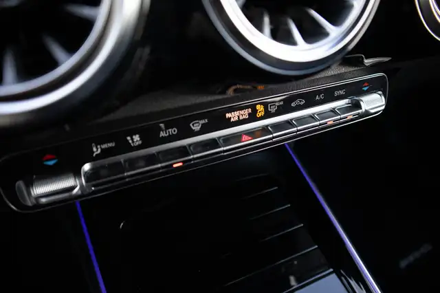 Mercedes-Benz GLB view 14