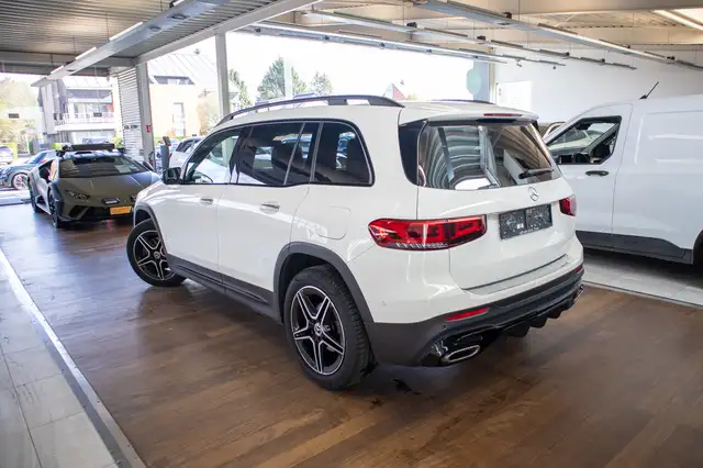 Mercedes-Benz GLB view 5