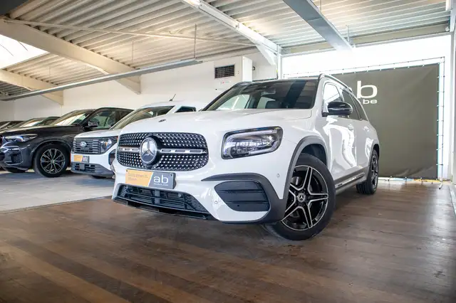 Mercedes-Benz GLB main image