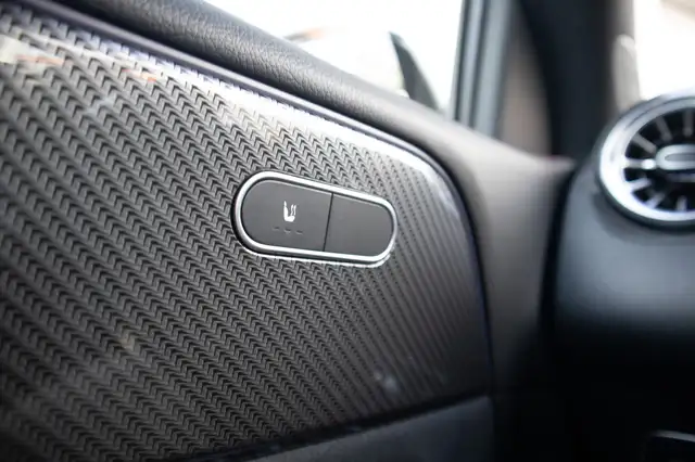 Mercedes-Benz GLB view 13