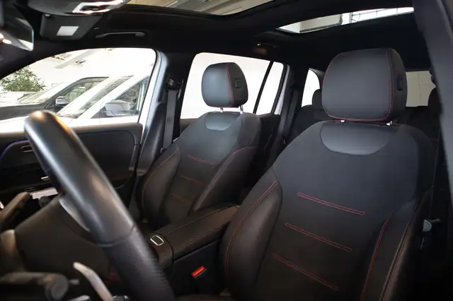 Mercedes-Benz GLB view 7