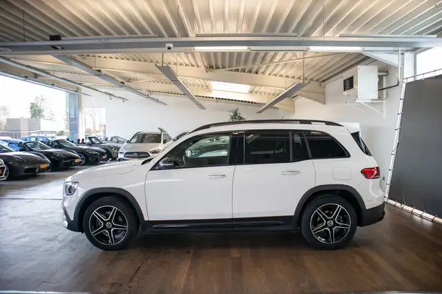 Mercedes-Benz GLB view 6