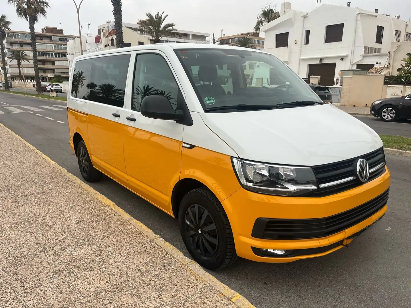 Volkswagen T6 Multivan 2.0TDI BMT The Original DSG 110kW White - 1