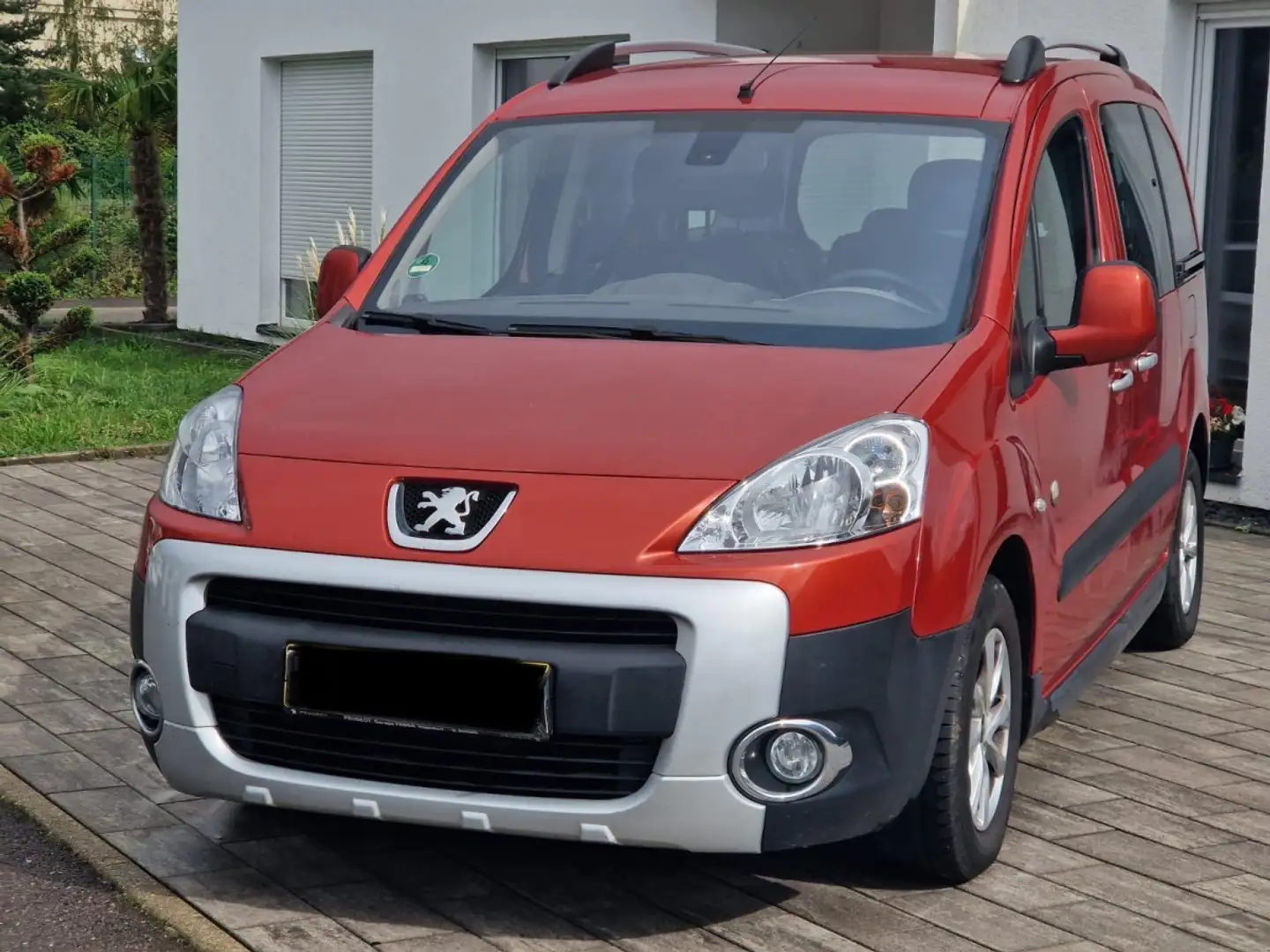Peugeot Partner Tepee 1.6 Hdi 90Ch Tpmr (rampe) accessible aux han Rouge - 1