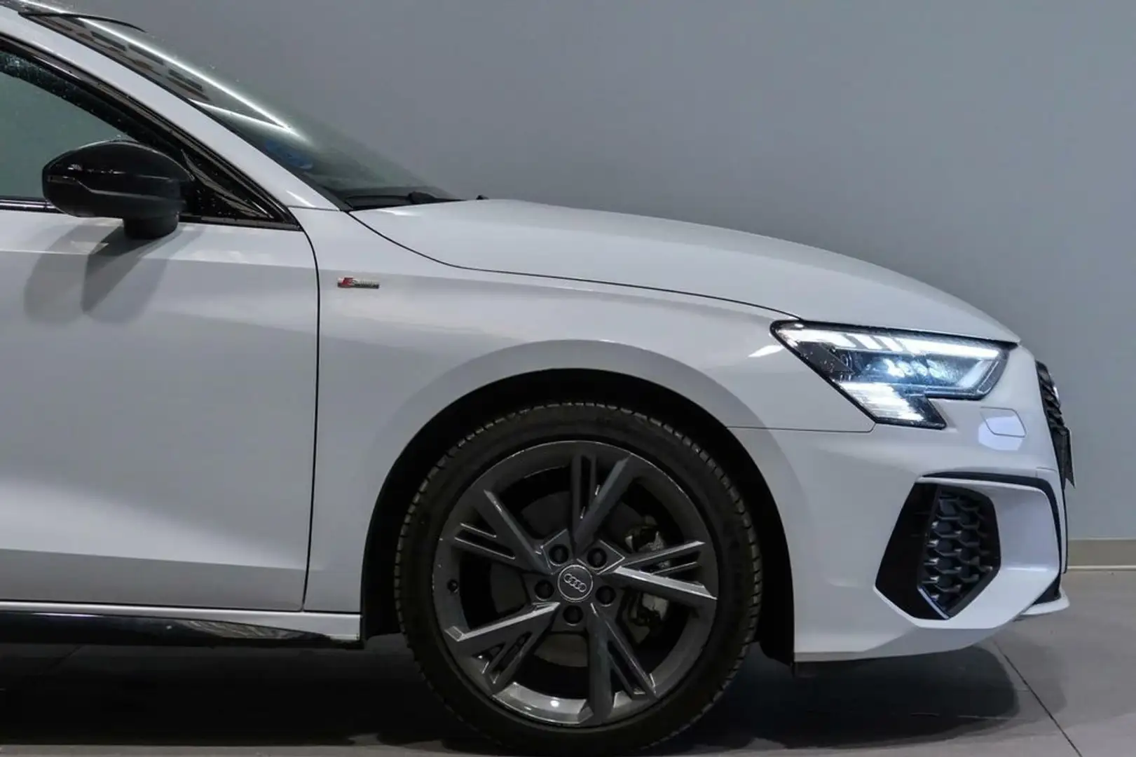 Audi A3 SPORTBACK S LINE 40 TFSI E 204 CV Wit - 2