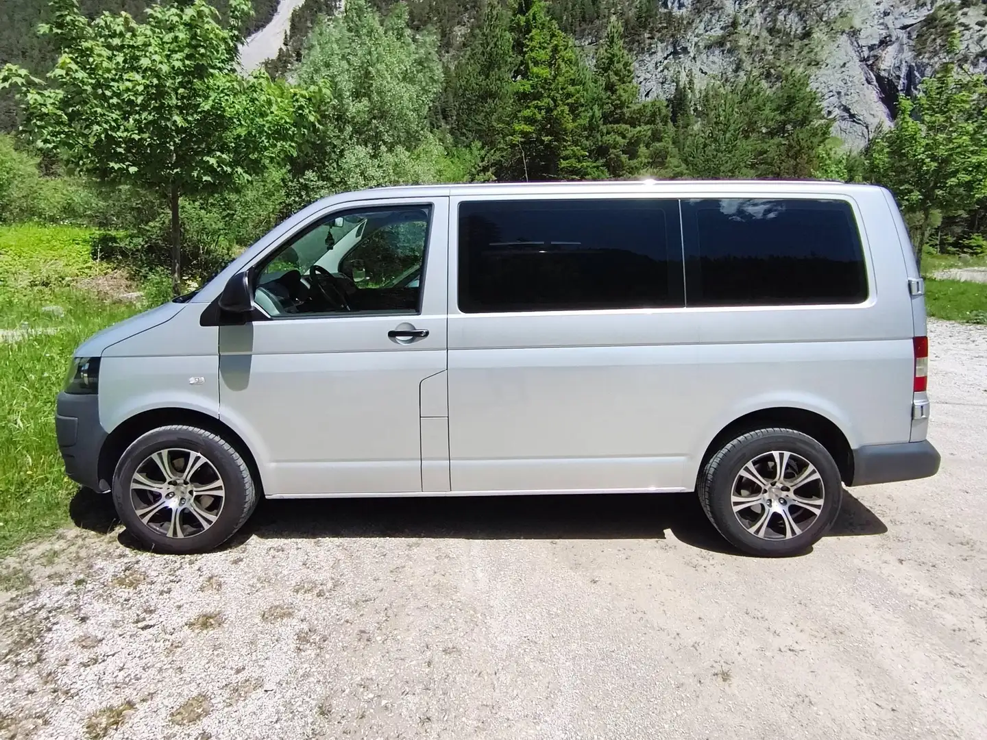 Volkswagen T5 Transporter Fahrgestell 2,0 BMT TDI D-PF Silber - 1