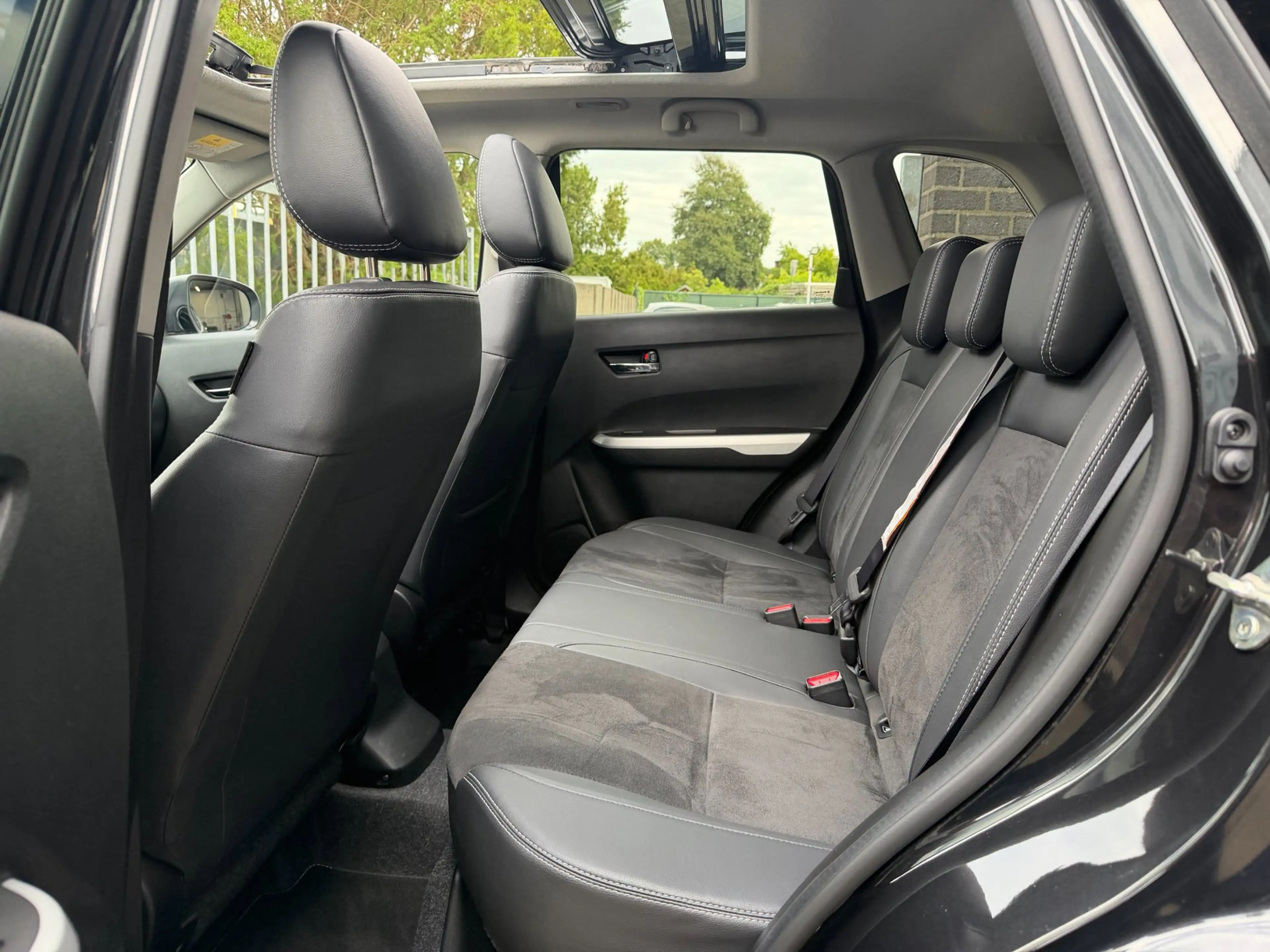 Suzuki Vitara 1.6 High Executive|Pano|Org NL|Trekhaak|Alle Optie — photo 15