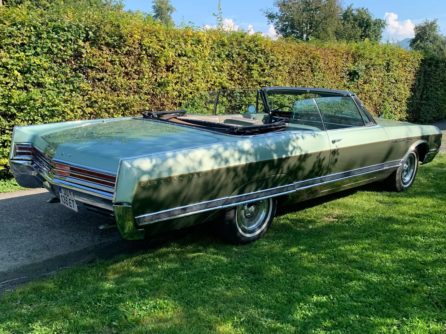 Buick Electra 225 Convertible Grün - 2