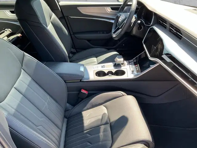 Audi A6 view 12
