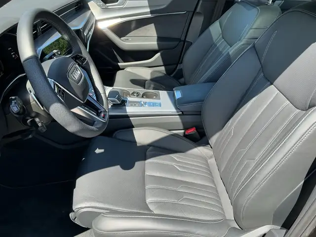 Audi A6 view 13