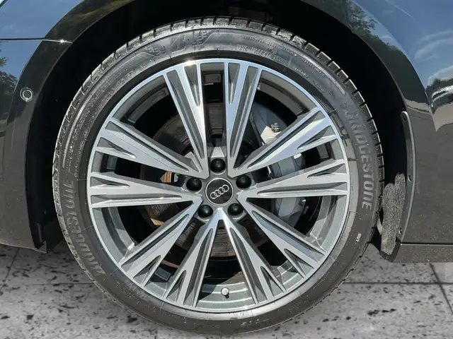 Audi A6 view 8
