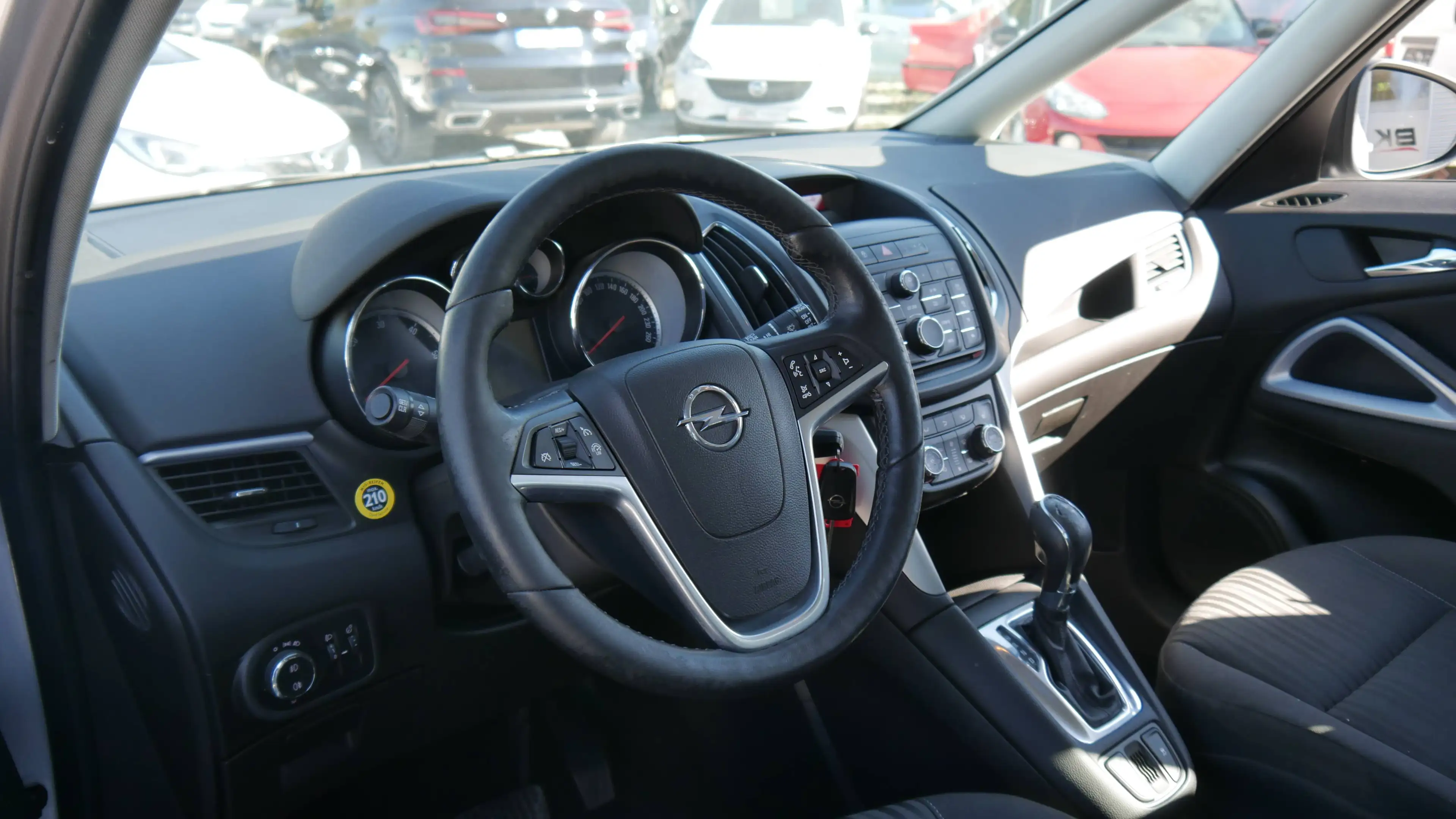Opel Zafira Tourer Automatikgetriebe Scheckheft TÜV,- Kundendienst Neu Lenkrad,- Sitzheizung — photo 11