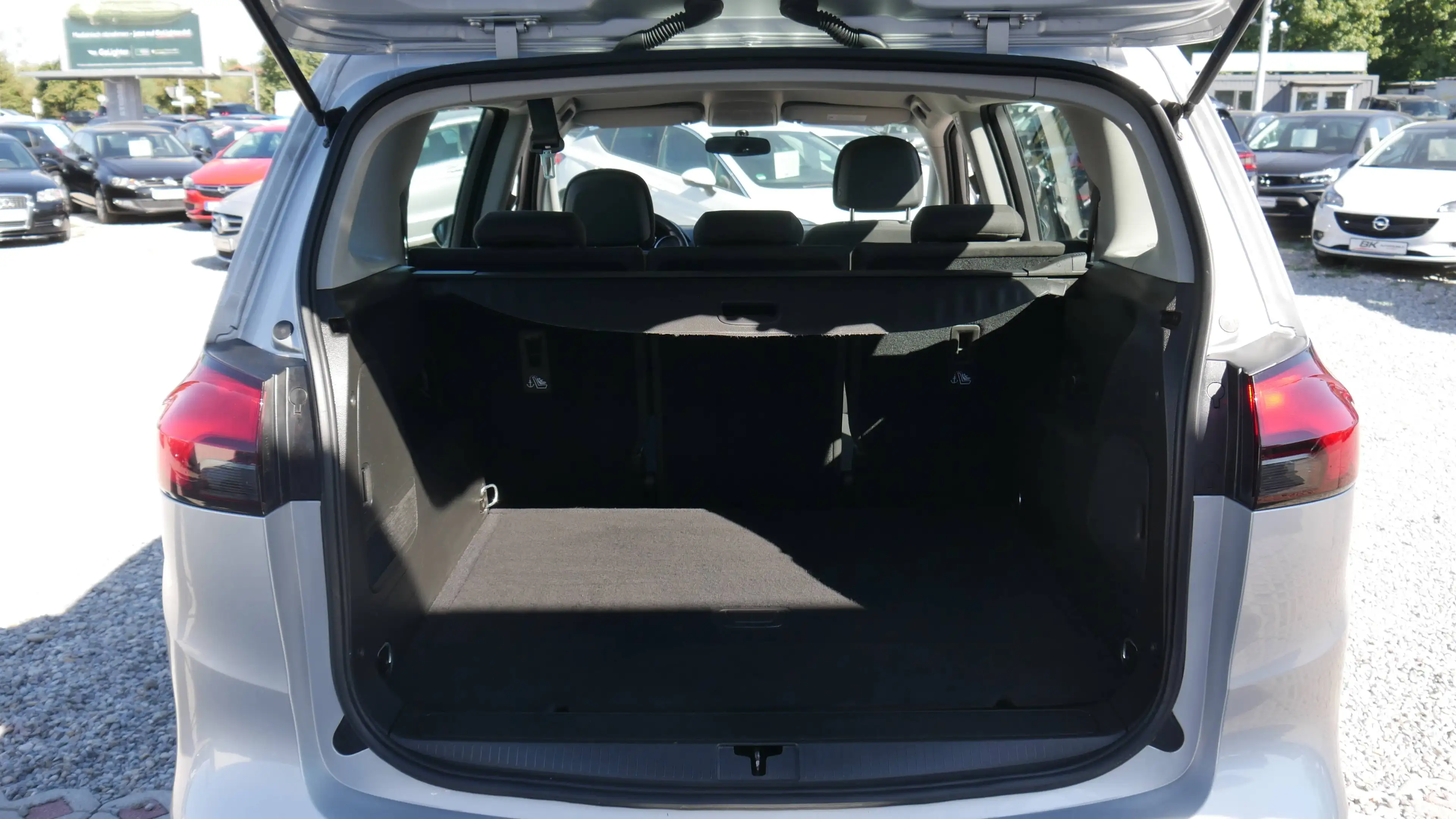 Opel Zafira Tourer Automatikgetriebe Scheckheft TÜV,- Kundendienst Neu Lenkrad,- Sitzheizung — photo 14