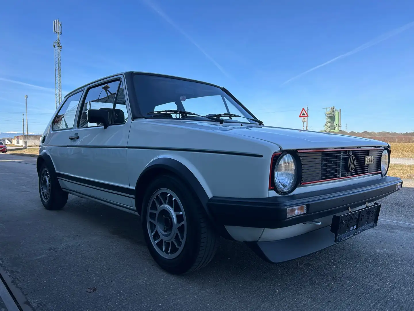 Volkswagen Golf GTI - 1