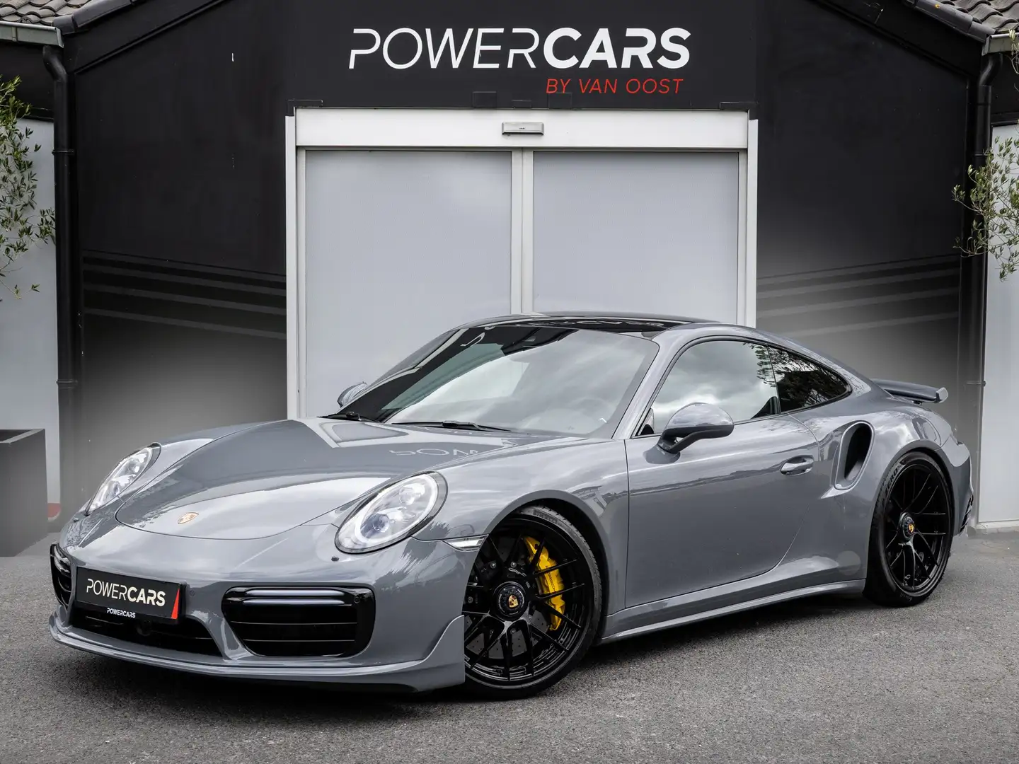 Porsche 991 Turbo S | PAINT TO SAMPLE | LIFT | PCCB | SUNROOF Grijs - 1