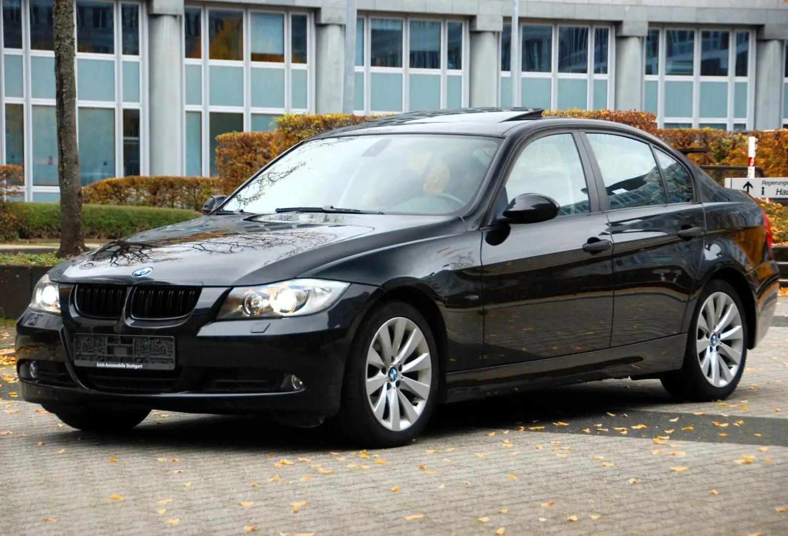 BMW 320 i| 1.HAND| BI-XENON| GSD| PDC| SZH| MFL|KLIMA Schwarz - 1