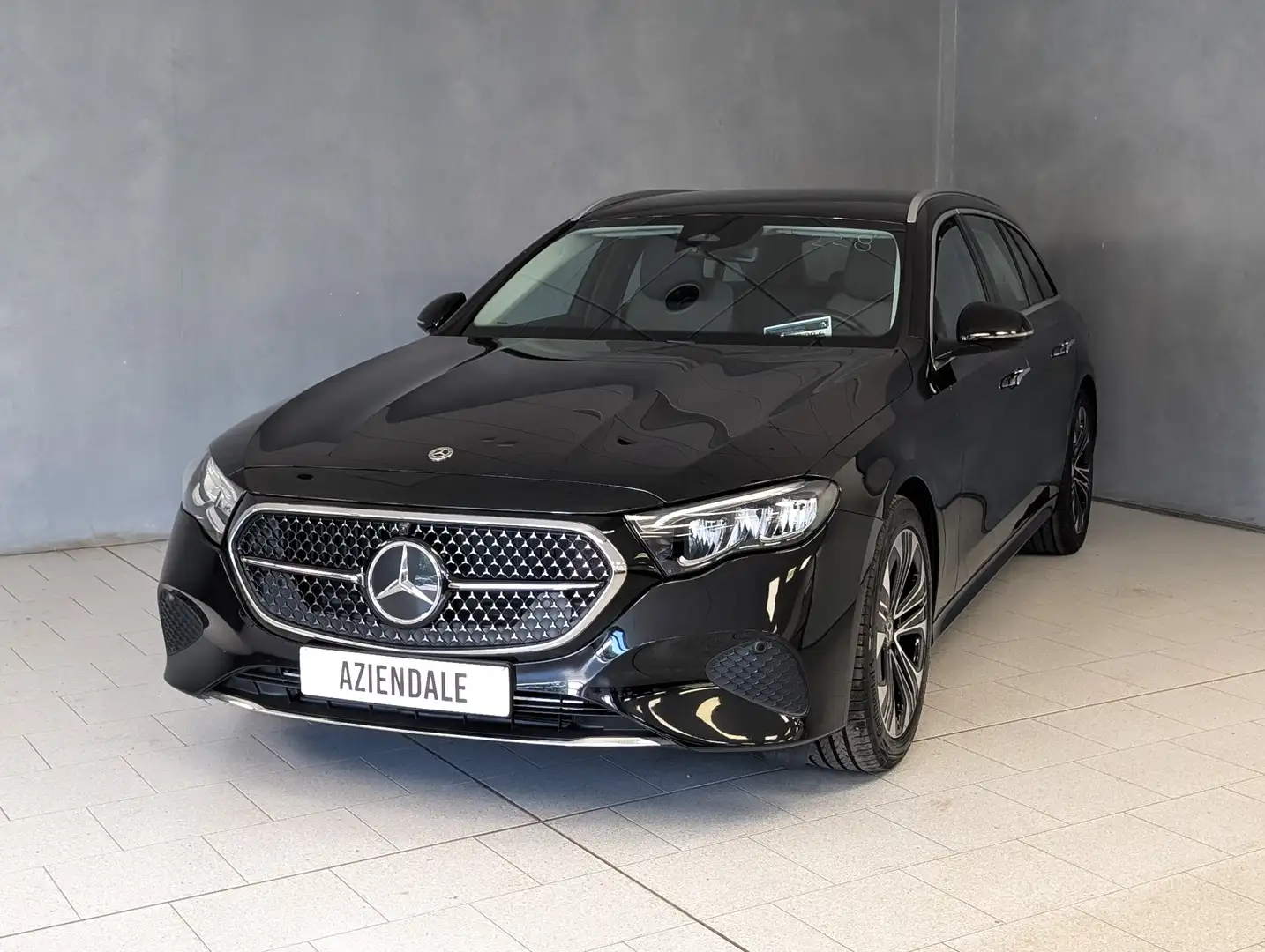 Mercedes-Benz E 220 STATION WAGON 220d Automatic Advanced Zwart - 2