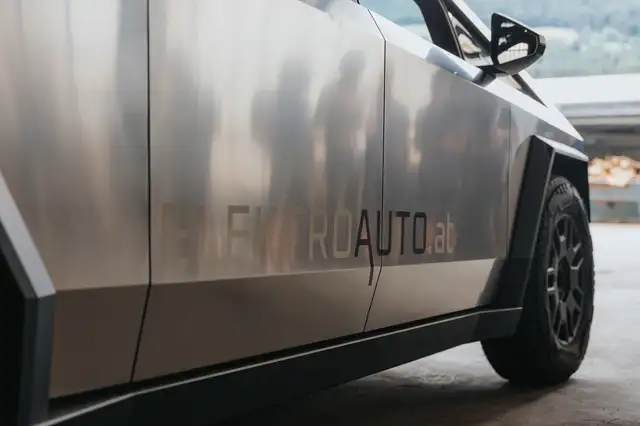 Tesla Cybertruck Cybertruck "foundation series" EU Zulassung Ansicht 11