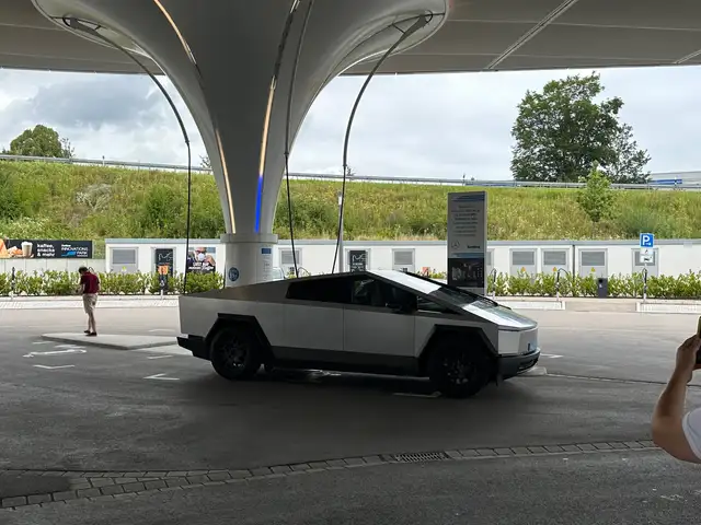 Tesla Cybertruck Cybertruck "foundation series" EU Zulassung Ansicht 5