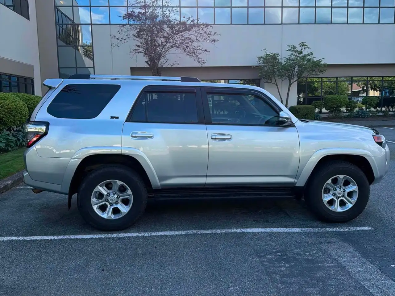 Toyota 4-Runner снимка Toyota 4-Runner