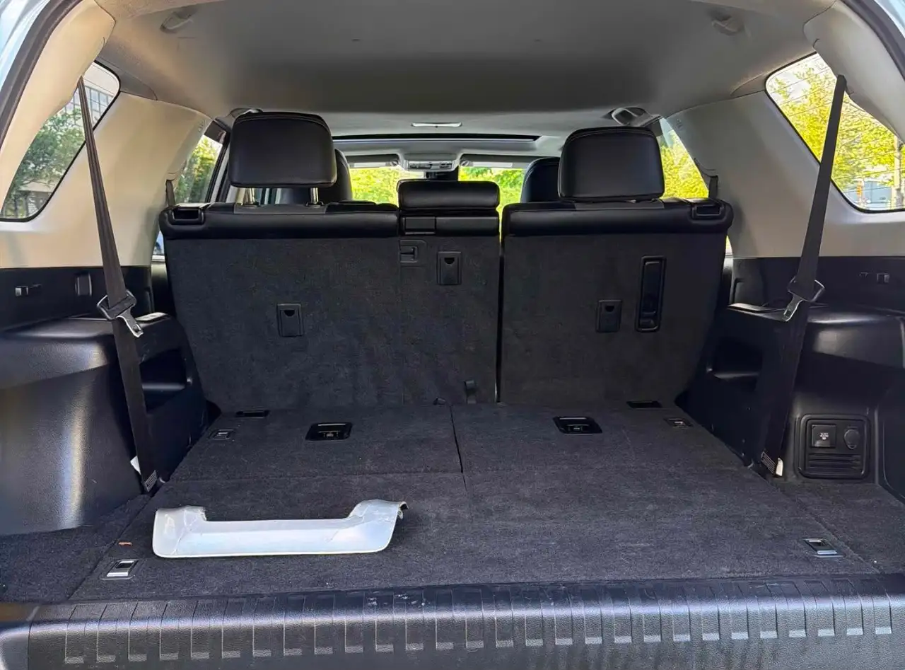 Toyota 4-Runner снимка Toyota 4-Runner