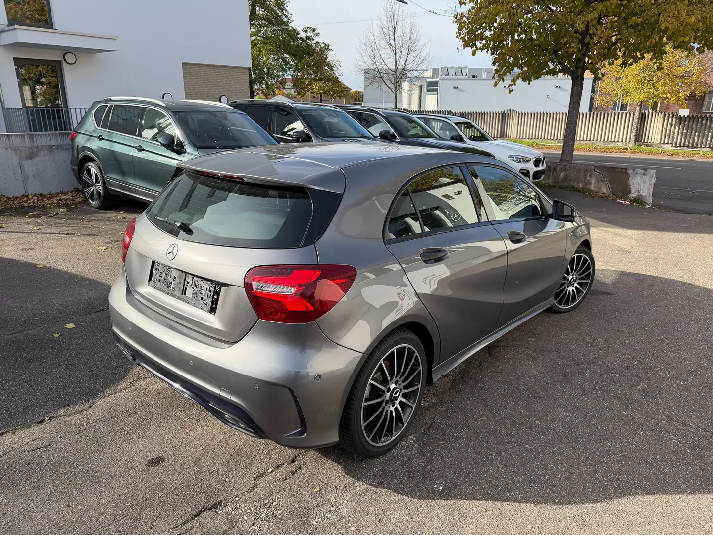 Mercedes-Benz A 200 A 200 BlueEfficiency AMG Line Gris - 1