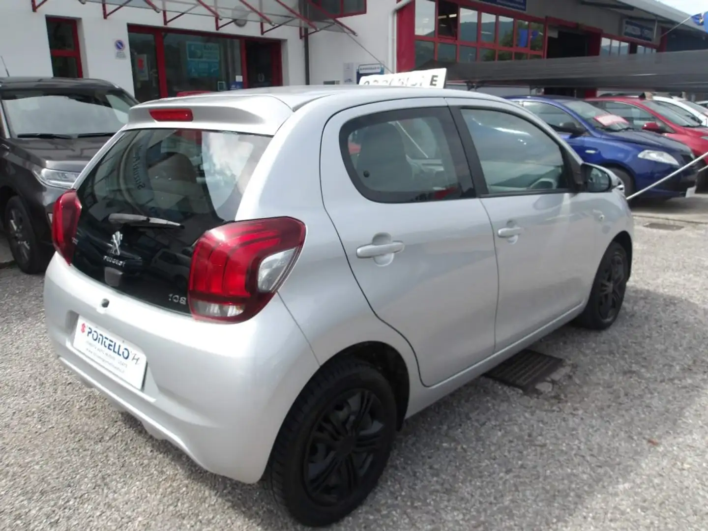Peugeot 108 VTi CATENA - 5p ( Toyota Aygo ) Argent - 2