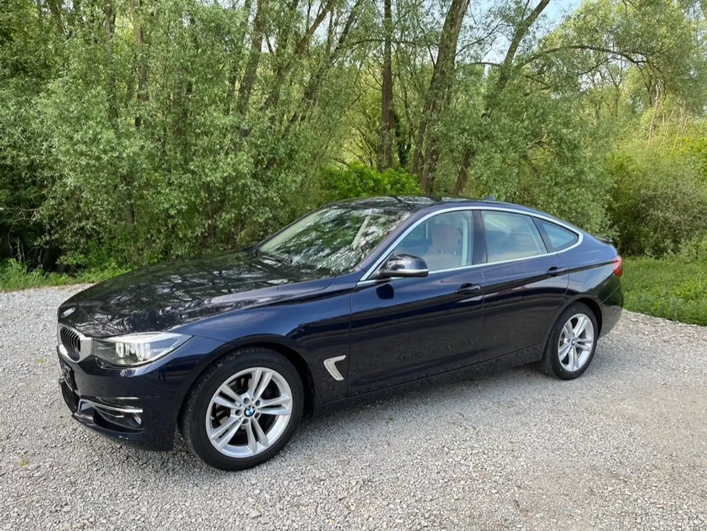 BMW 318 D GT 136PK 2020 54.545KM  22.727 € ex btw Bleu - 1