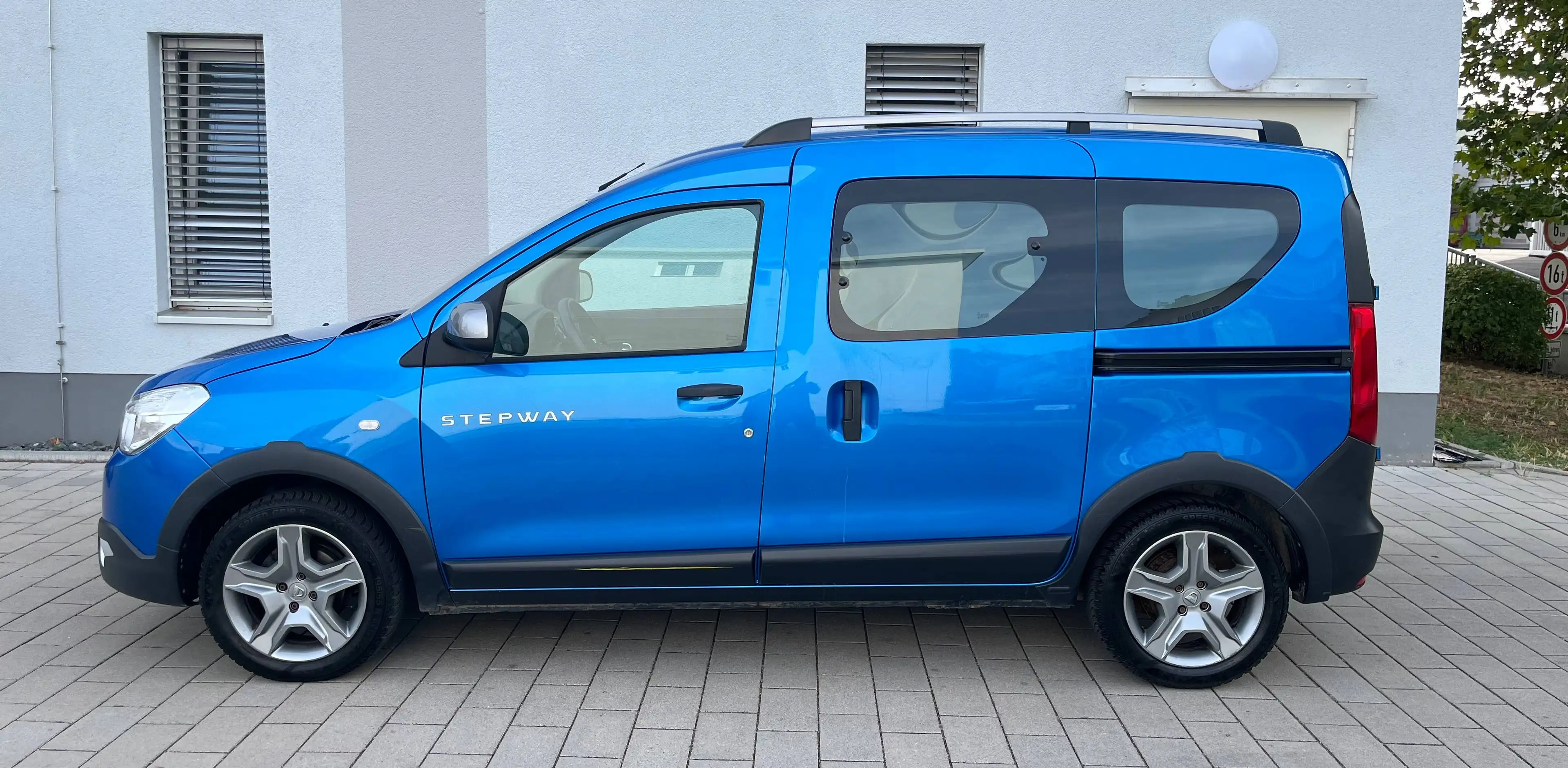 Dacia Dokker Stepway/ 1-Hand Nur/ 53000 T KM/Euro6/ klima / NAVI / TOP Zustand — photo 4