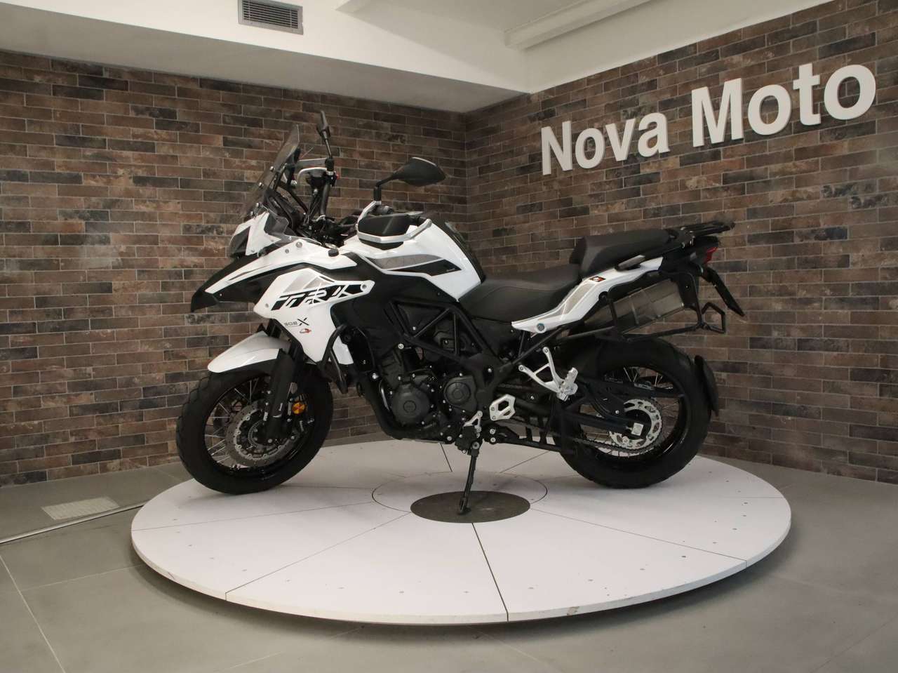 Benelli TRK 502 X abs E5