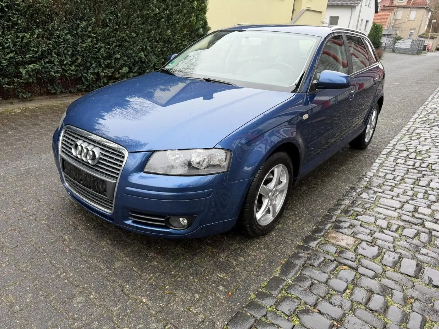 Audi A3 Sportback 1.6 Attraction Klima Sitzheizung Blau - 2