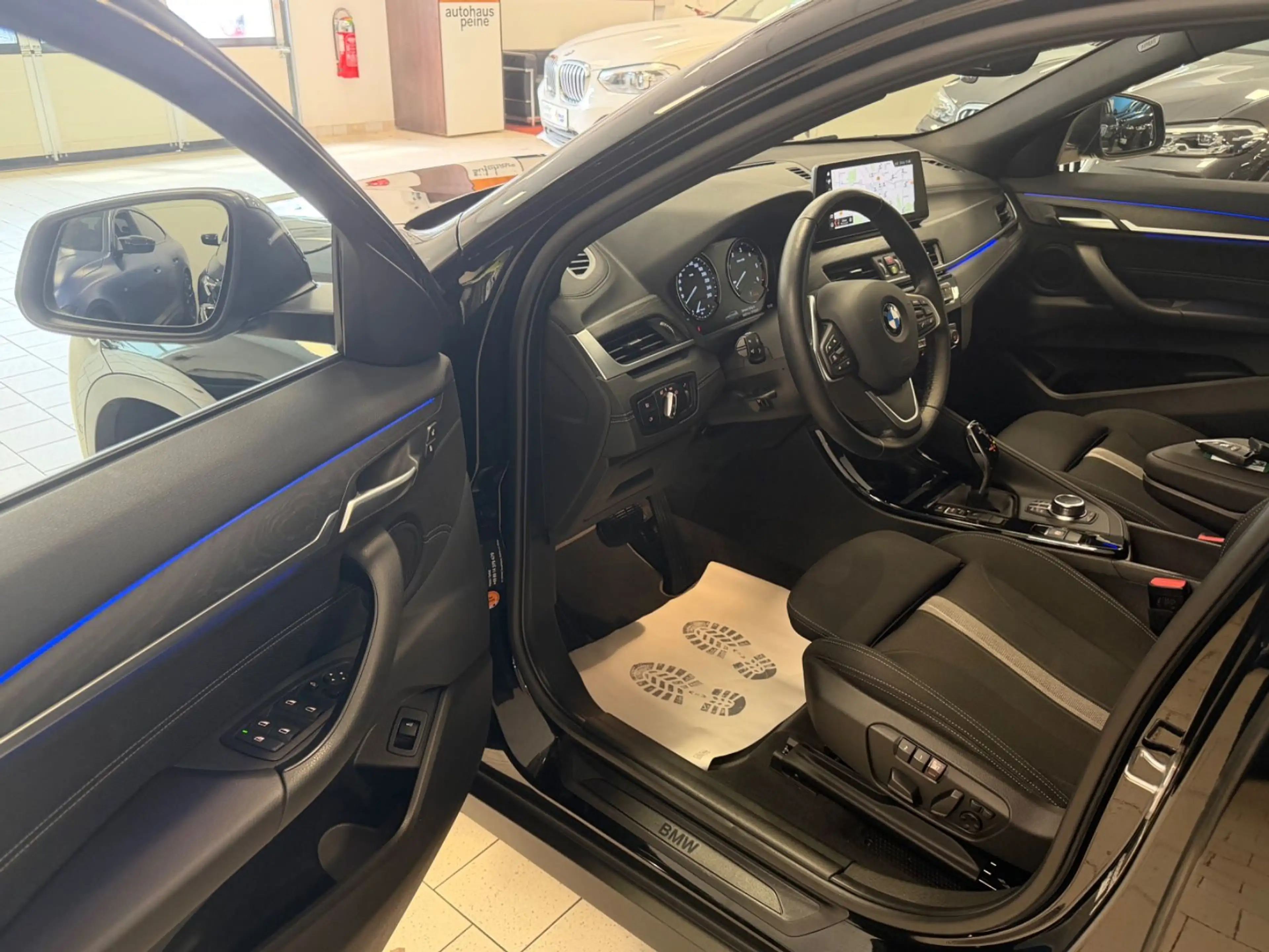 BMW X2 20d Aut/KeyLes/Park&DrivAs/HUD/LED/SpSitzMem — photo 13