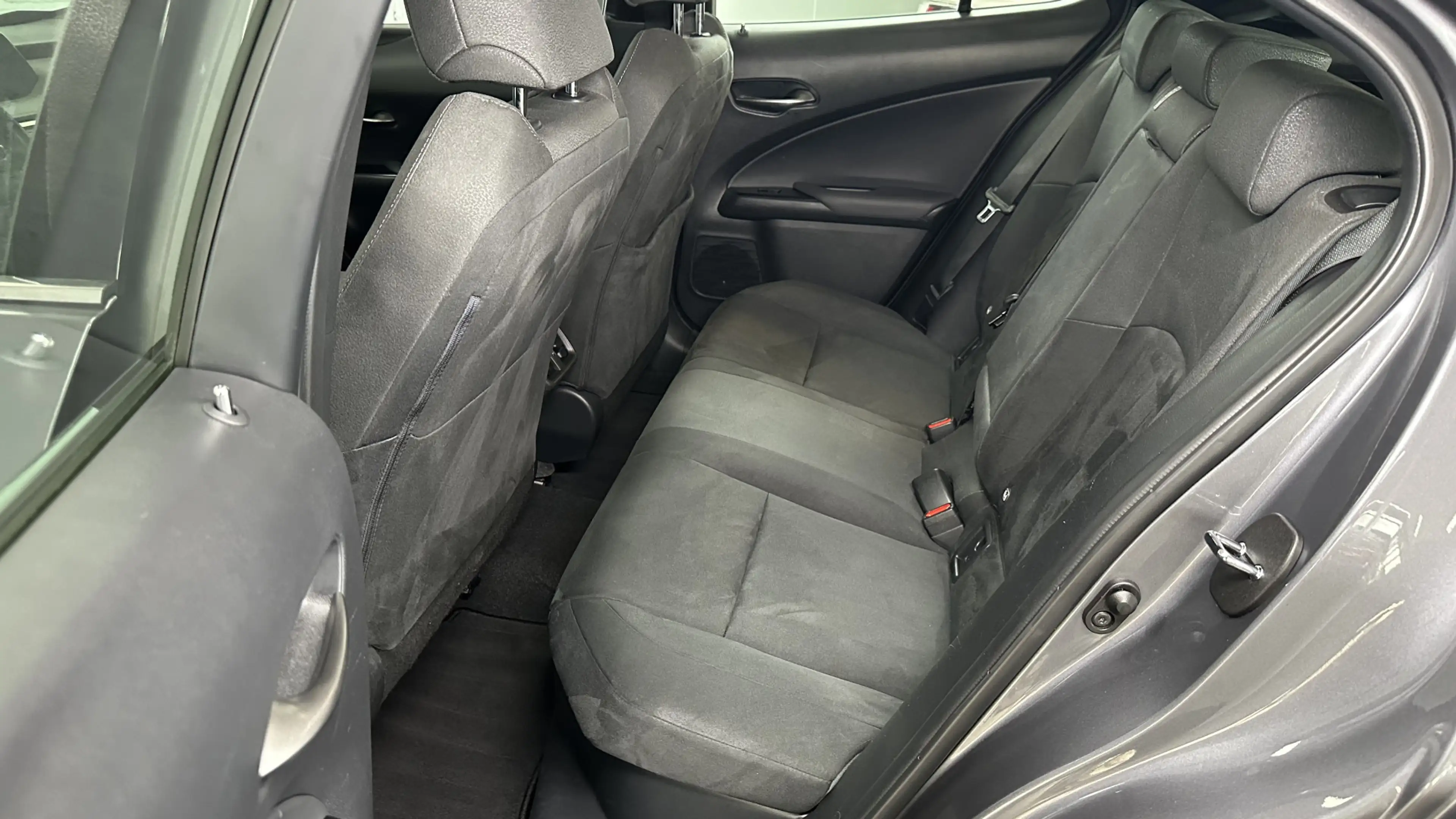 Lexus UX 250h First Edition VERKOCHT! Stoel/stuur verwr. Carpaly — photo 29