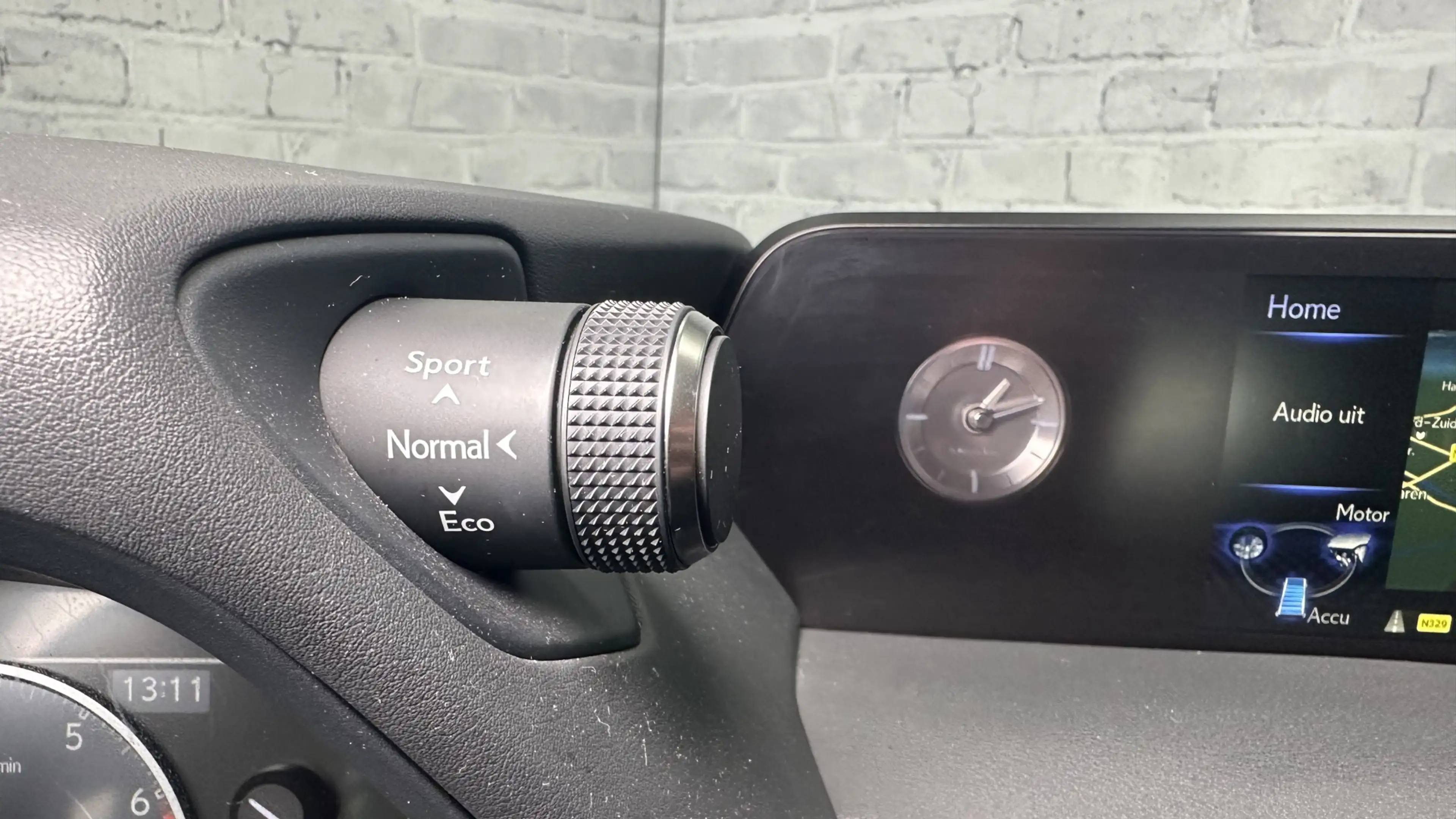 Lexus UX 250h First Edition VERKOCHT! Stoel/stuur verwr. Carpaly — photo 18