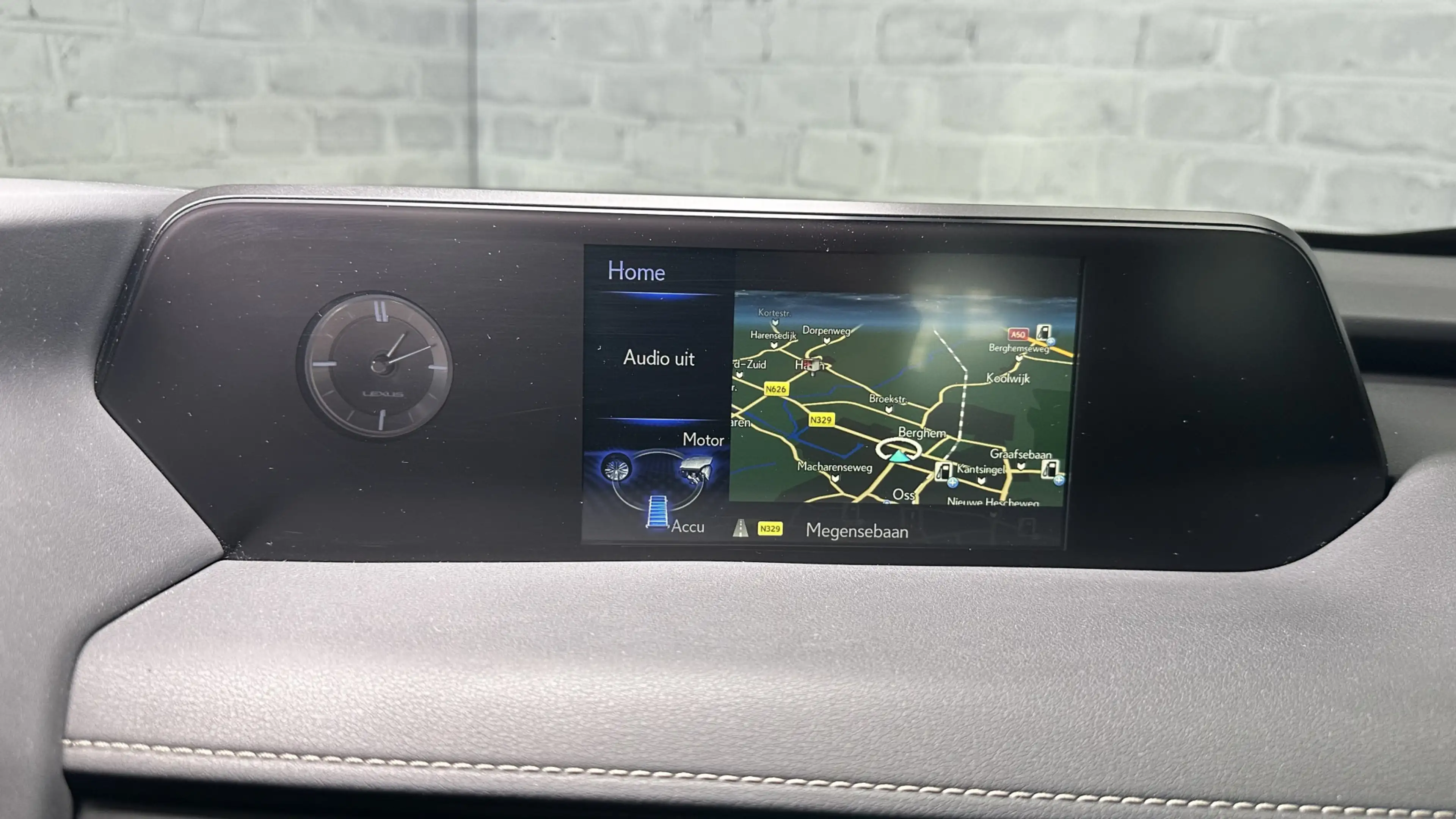 Lexus UX 250h First Edition VERKOCHT! Stoel/stuur verwr. Carpaly — photo 20