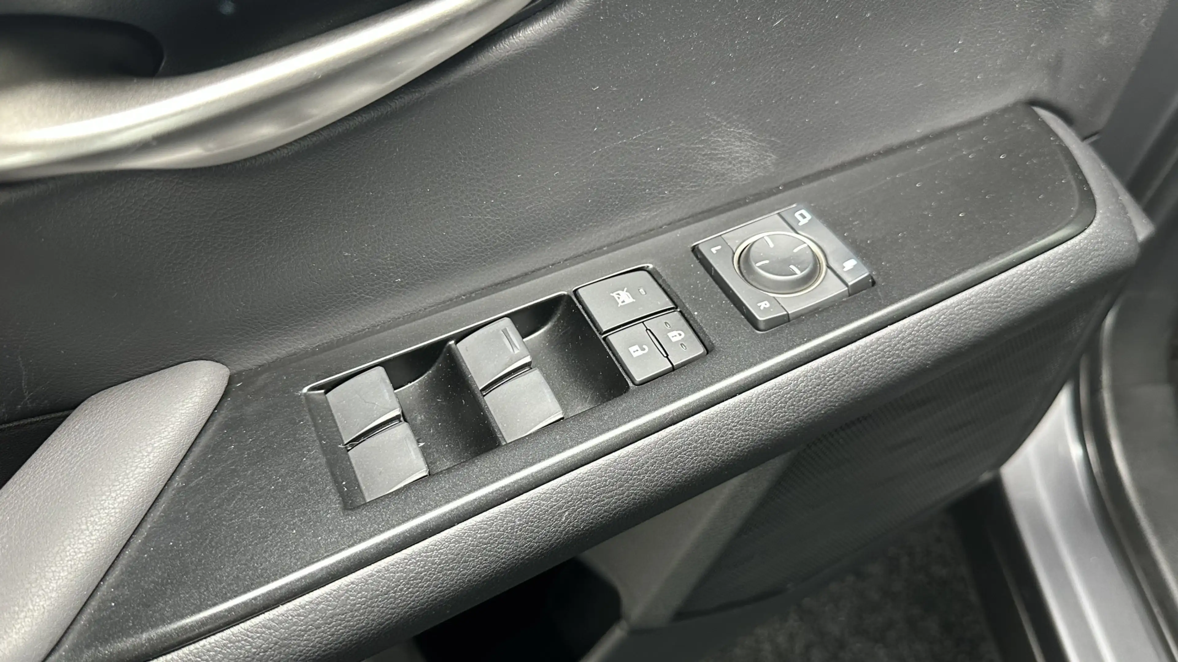 Lexus UX 250h First Edition VERKOCHT! Stoel/stuur verwr. Carpaly — photo 16