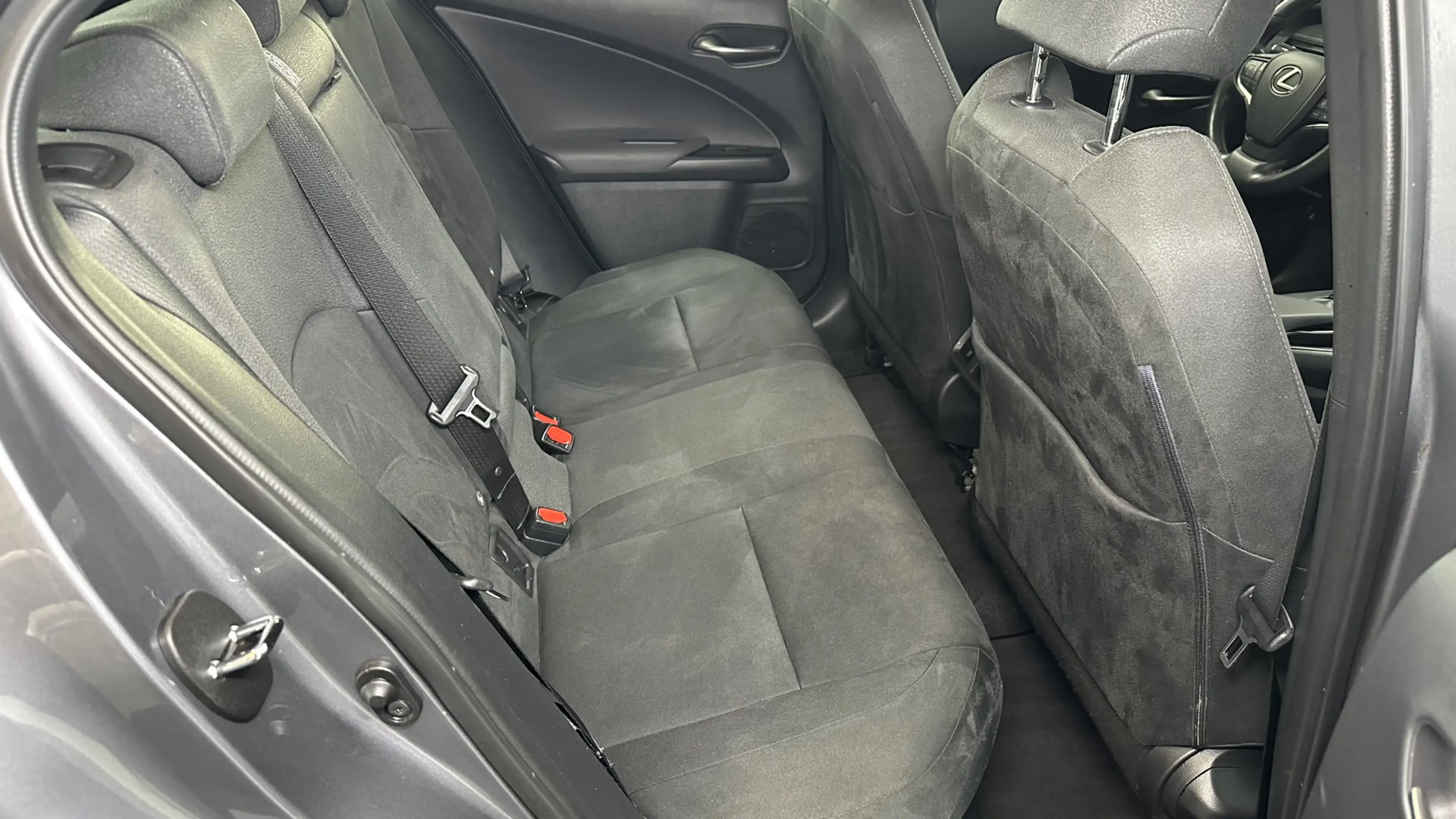 Lexus UX 250h First Edition VERKOCHT! Stoel/stuur verwr. Carpaly — photo 31
