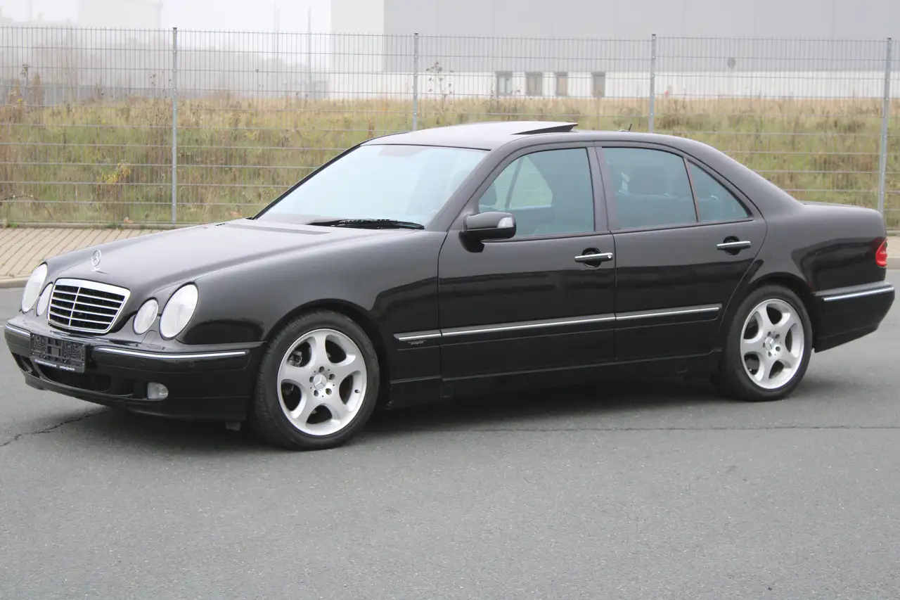 Mercedes-Benz E 320
