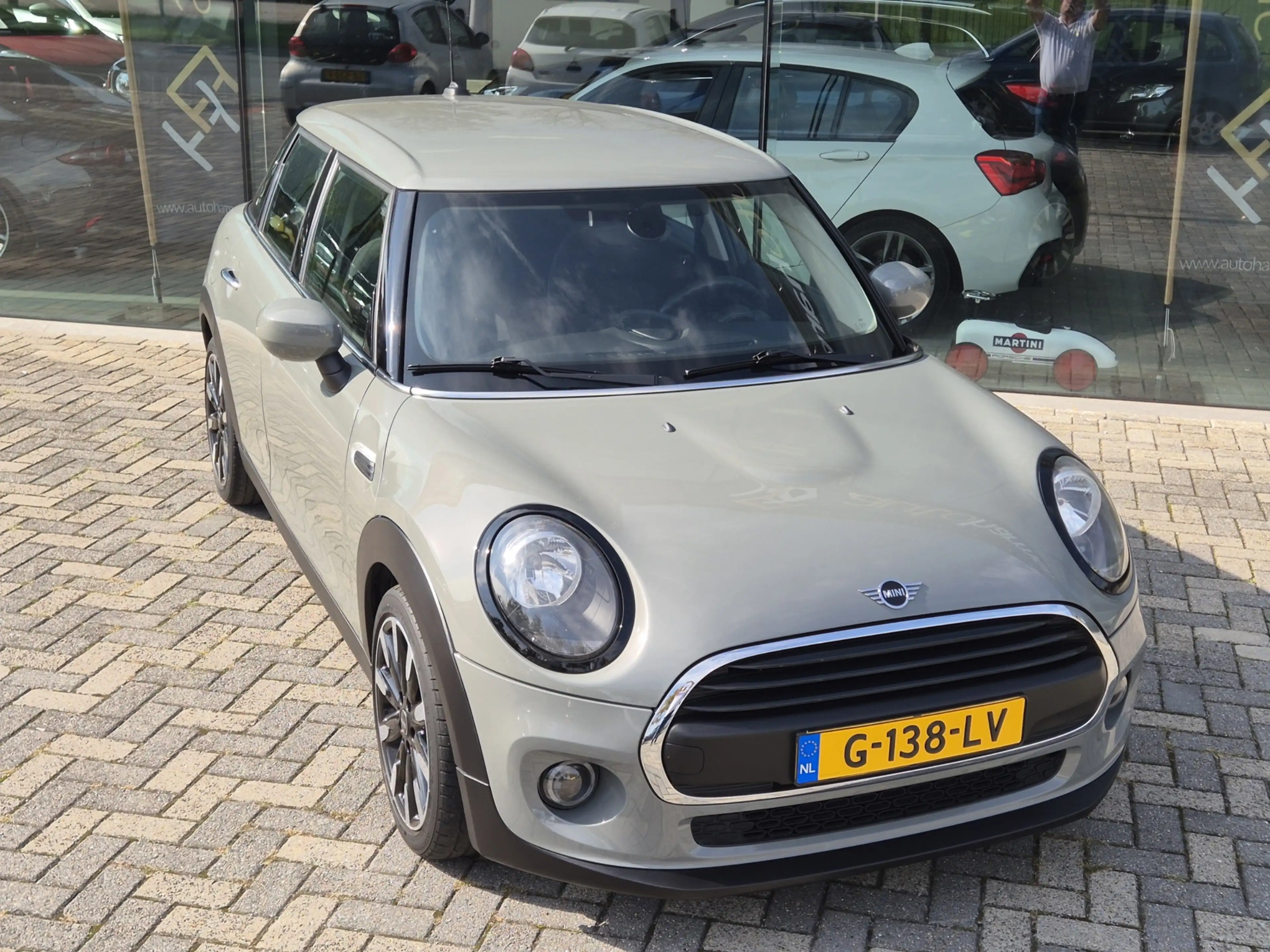MINI One 1.5 5-deurs, NAP, 17 inch, PDC, Climate Control — photo 11