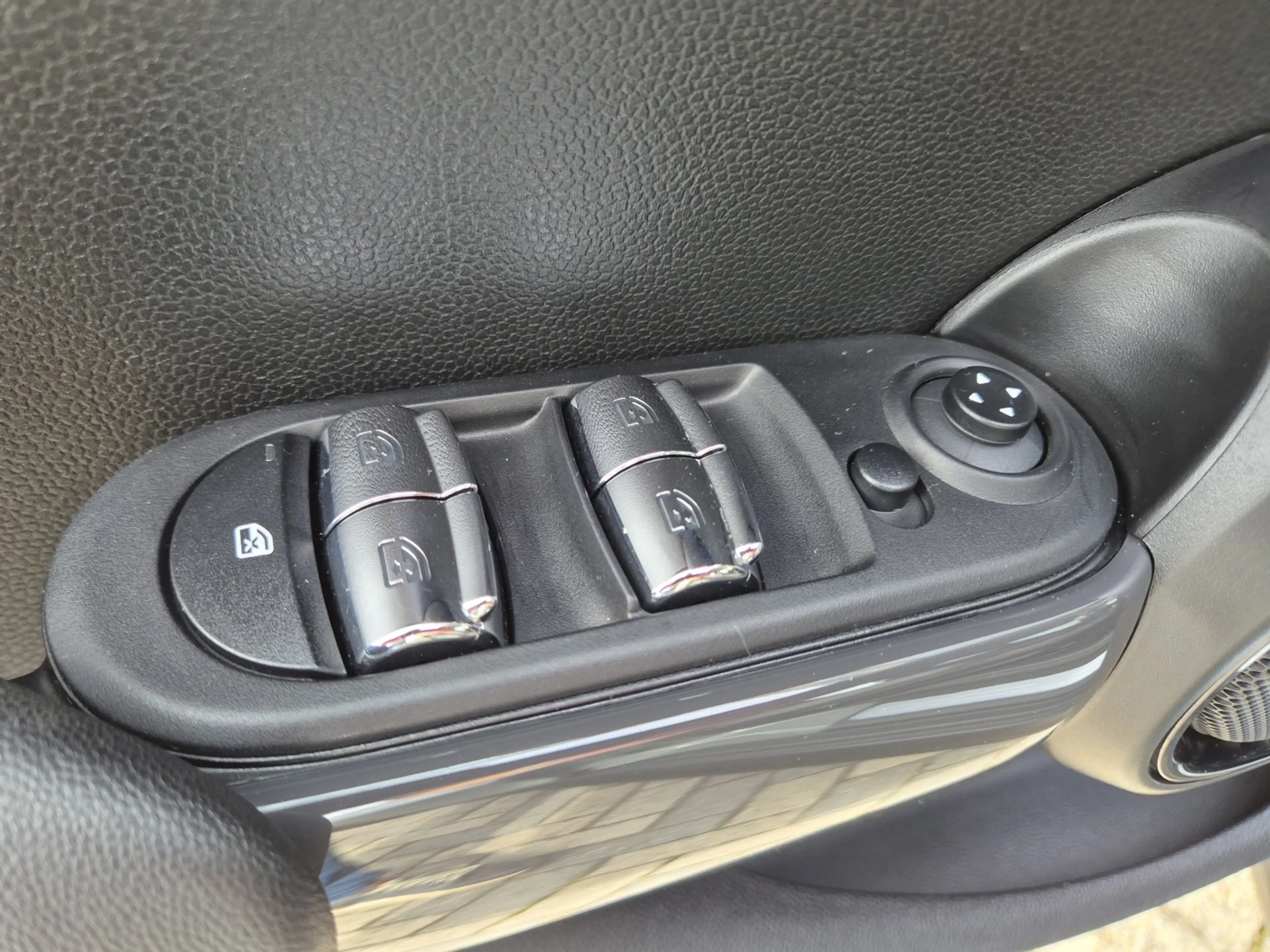 MINI One 1.5 5-deurs, NAP, 17 inch, PDC, Climate Control — photo 30