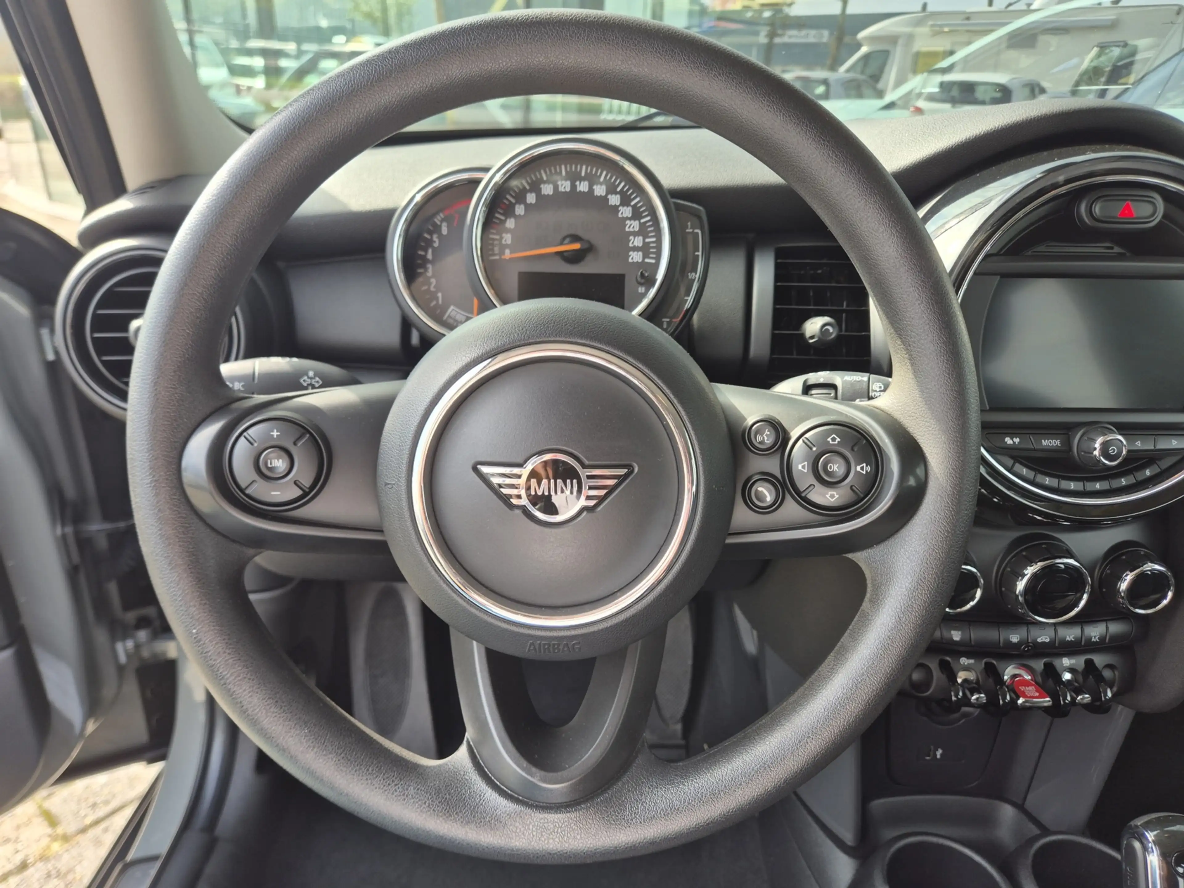 MINI One 1.5 5-deurs, NAP, 17 inch, PDC, Climate Control — photo 13