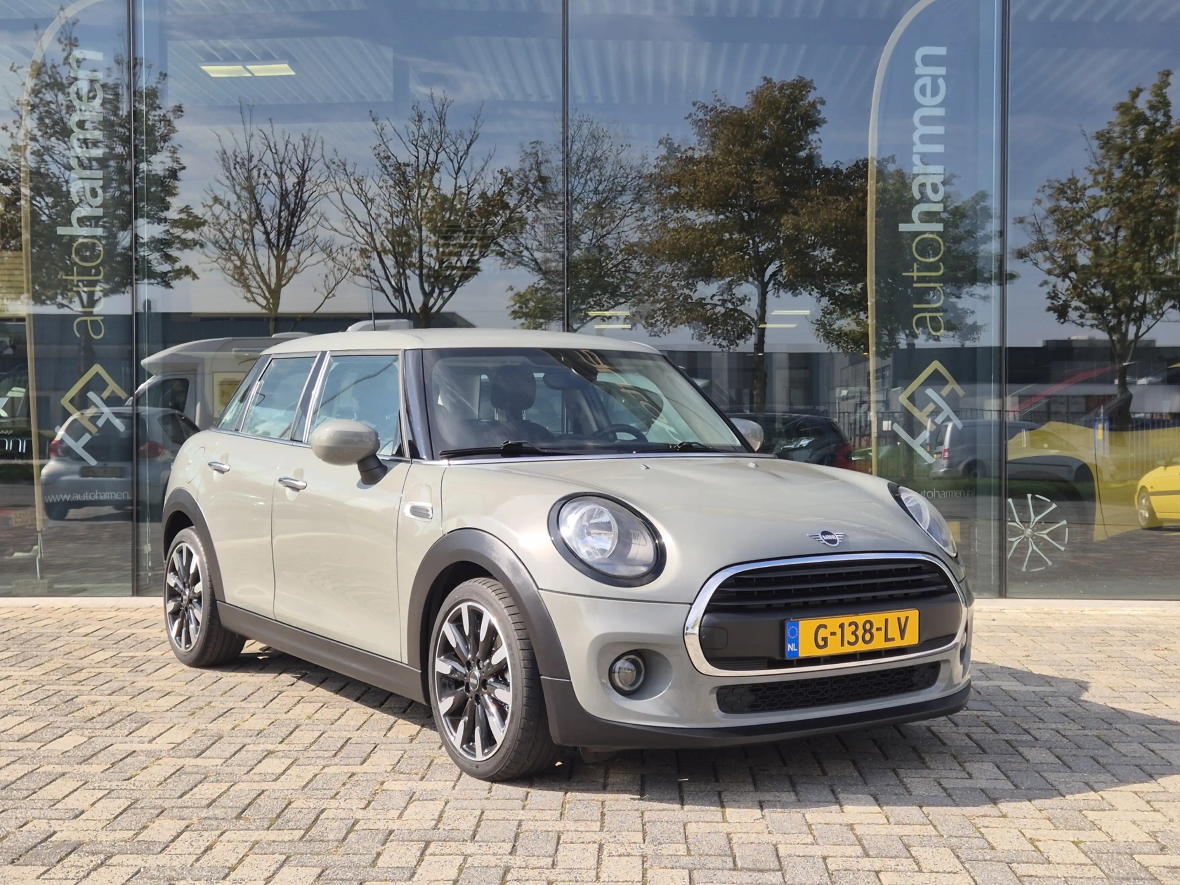 MINI One 1.5 5-deurs, NAP, 17 inch, PDC, Climate Control — photo 23