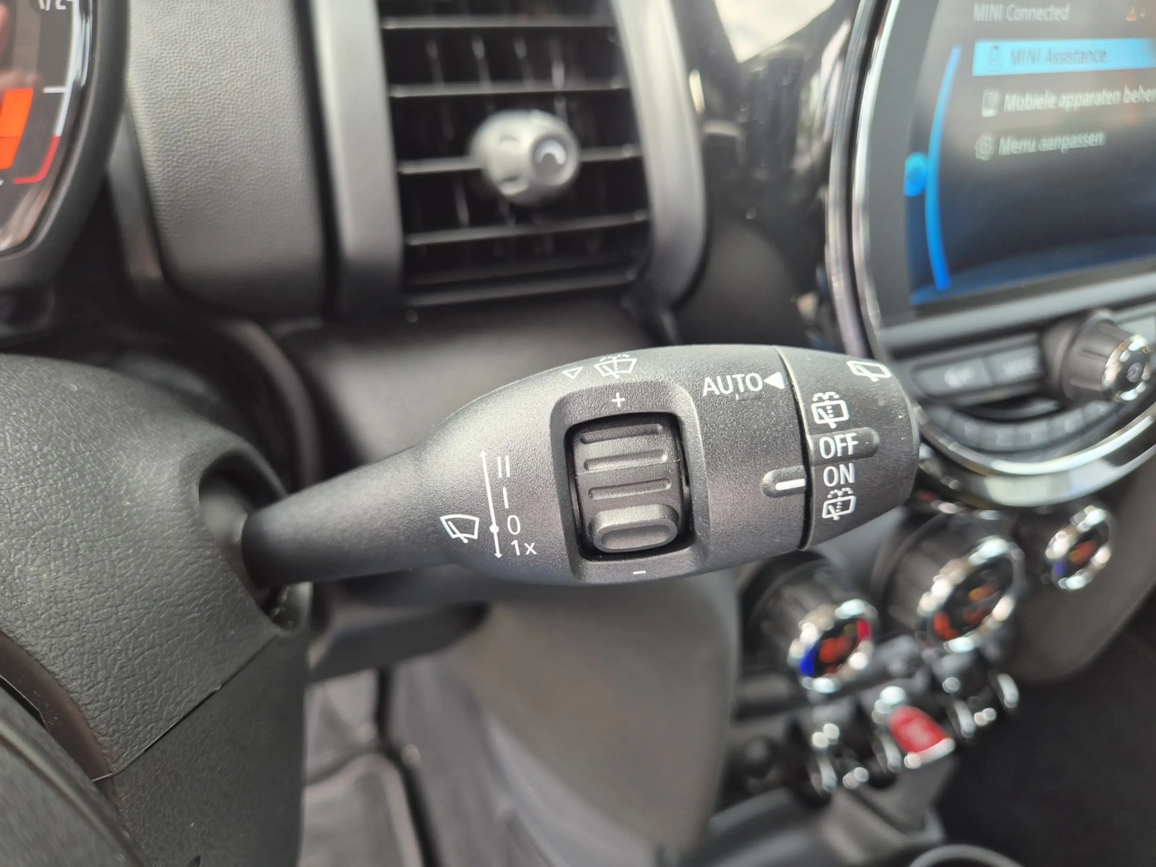 MINI One 1.5 5-deurs, NAP, 17 inch, PDC, Climate Control — photo 28