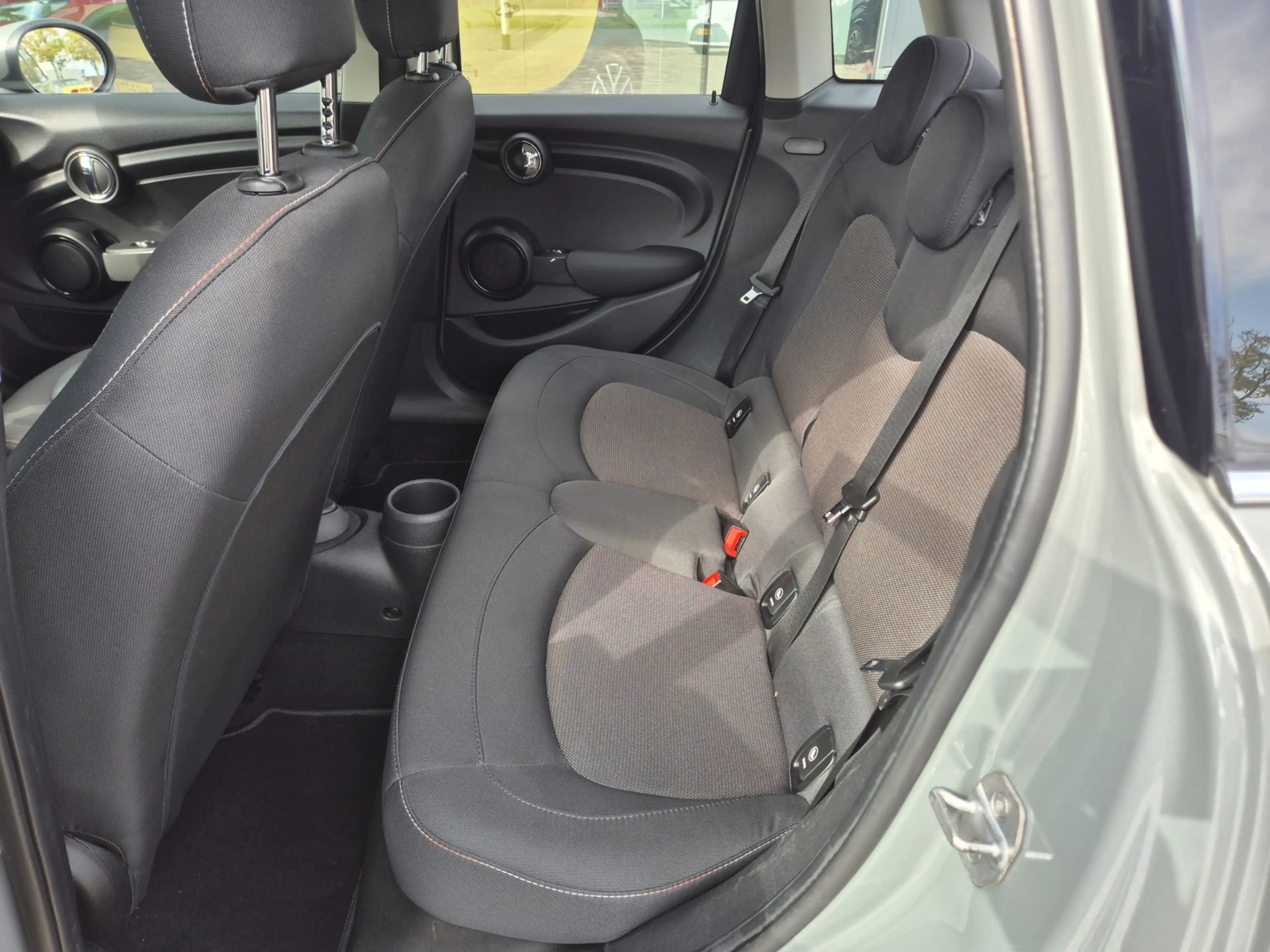 MINI One 1.5 5-deurs, NAP, 17 inch, PDC, Climate Control — photo 21