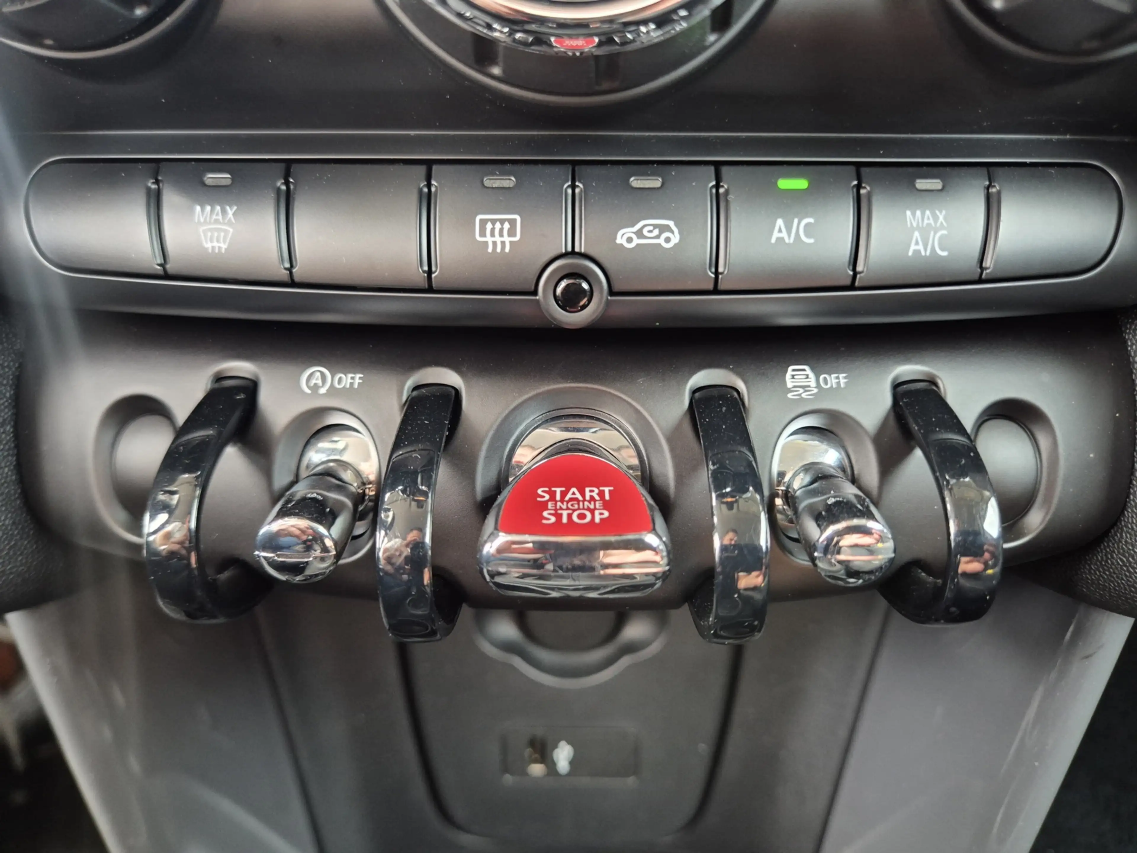 MINI One 1.5 5-deurs, NAP, 17 inch, PDC, Climate Control — photo 29