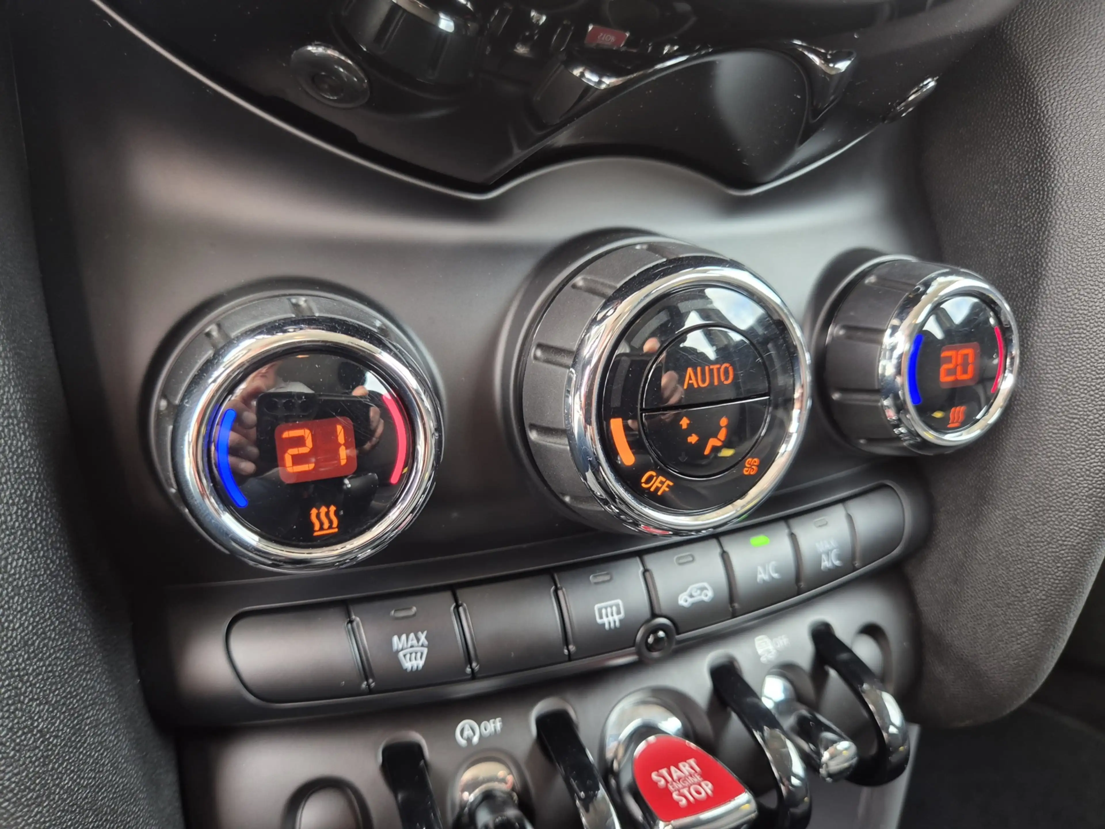 MINI One 1.5 5-deurs, NAP, 17 inch, PDC, Climate Control — photo 19